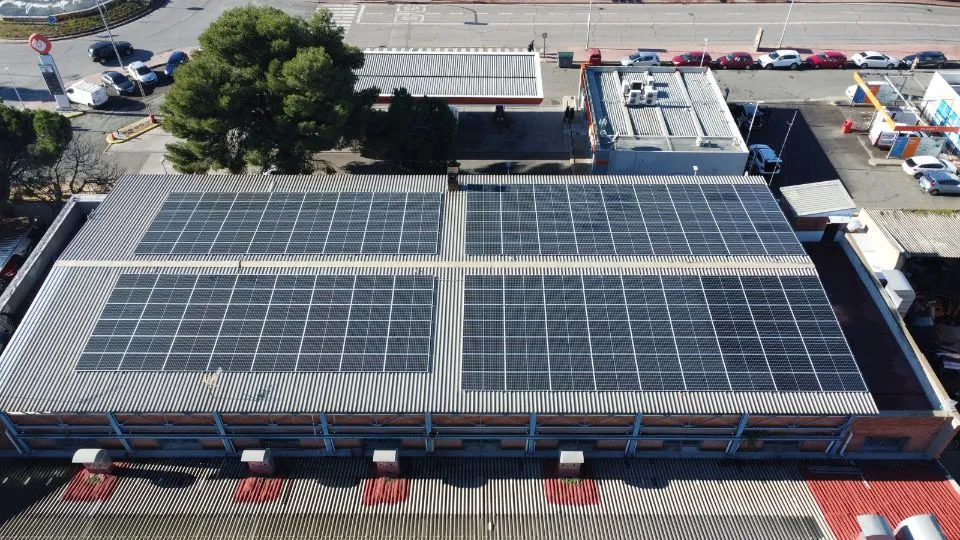 Instalación de placas solares llave en mano de Lumio