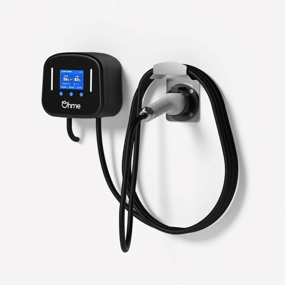 Cargador de coche eléctrico instalado por Lumio en una vivienda